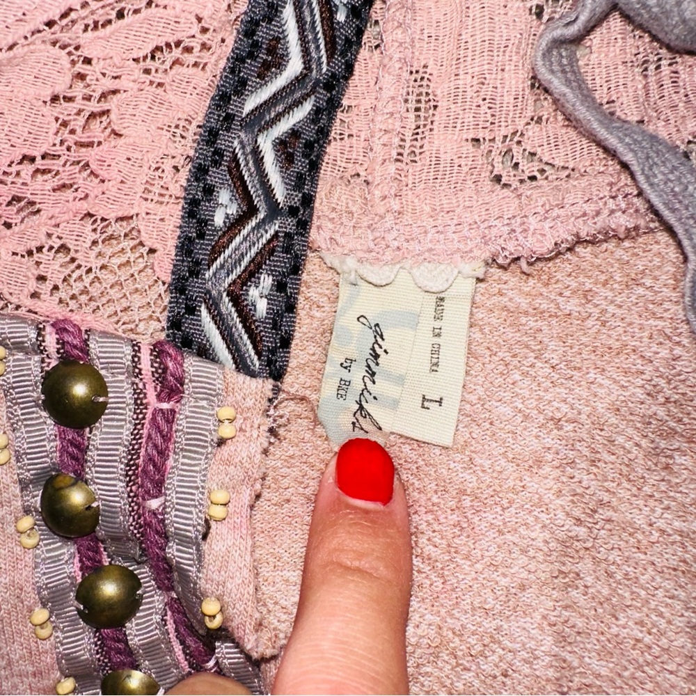 Gimmicks by BKE Pink V-Neck Sweater Eoth Embellishment and Lace Hood - Picture 5 of 7